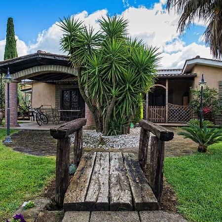 Il Giardino dei Flintstones B&B Cerveteri Exterior foto