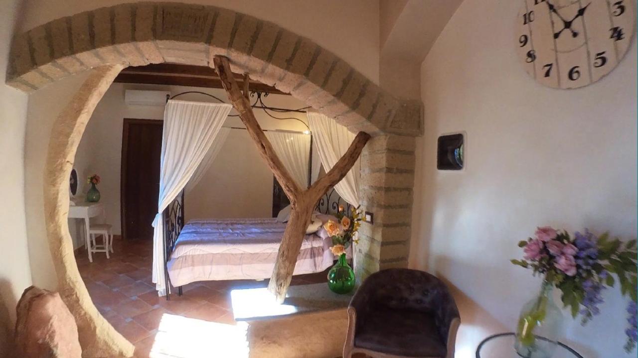 Il Giardino dei Flintstones B&B Cerveteri Exterior foto