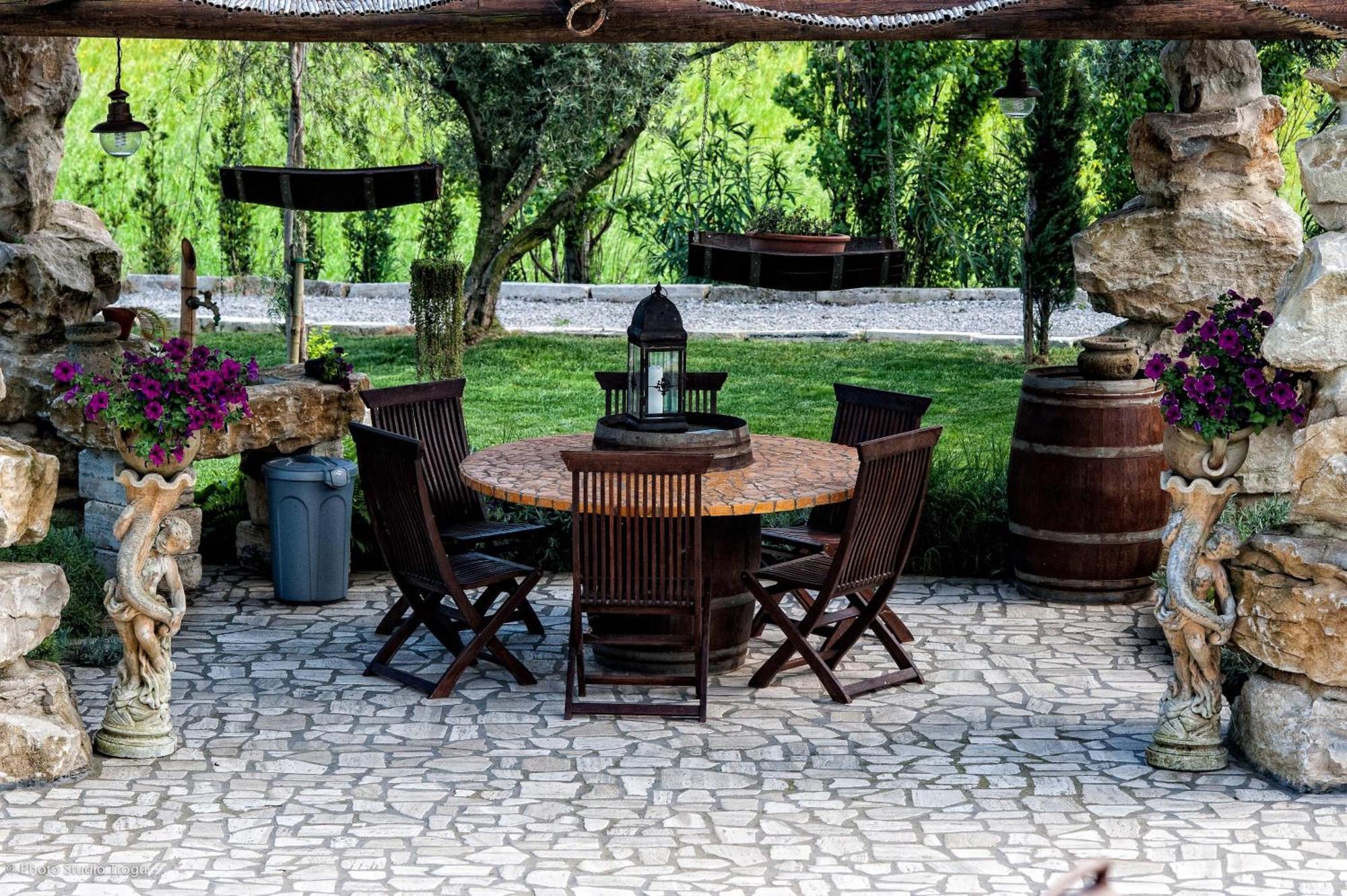 Il Giardino dei Flintstones B&B Cerveteri Exterior foto