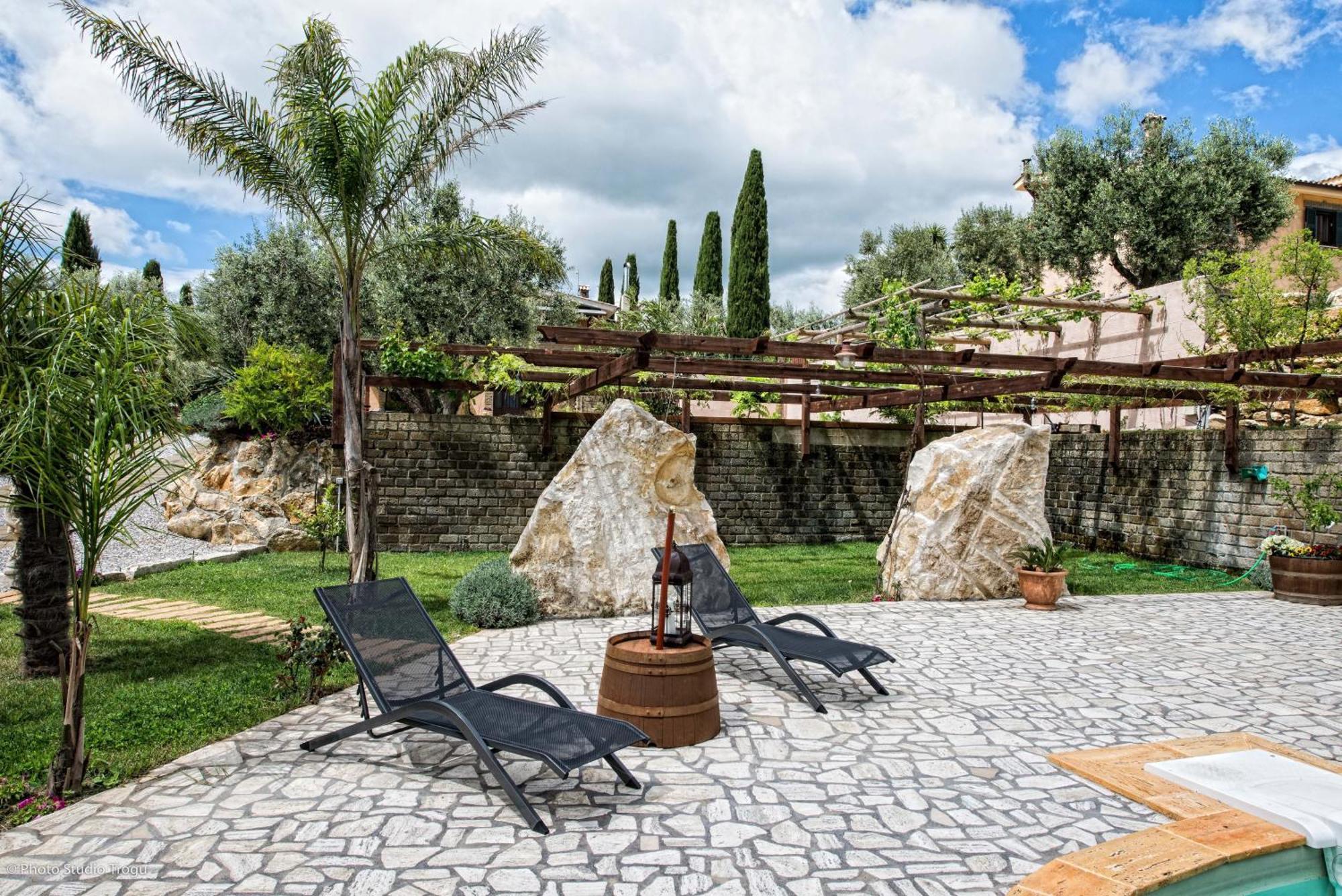 Il Giardino dei Flintstones B&B Cerveteri Exterior foto