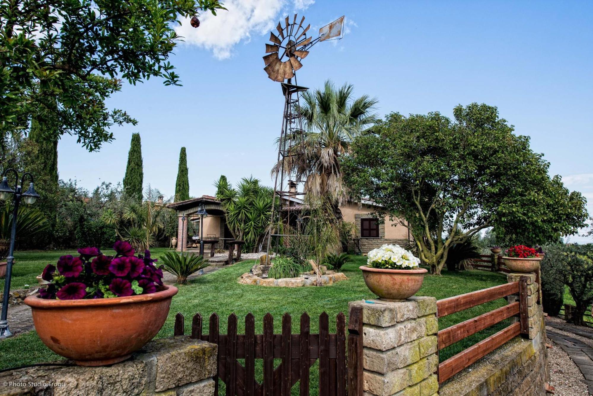 Il Giardino dei Flintstones B&B Cerveteri Exterior foto